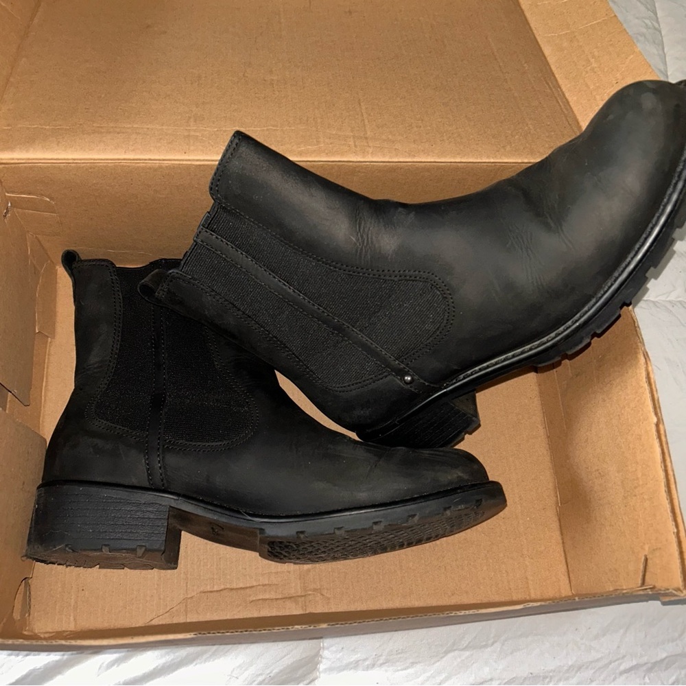 Clarks Tilden Zip II Boots - Picture 3 of 9